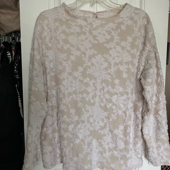 Like new top - Picture 1 of 2